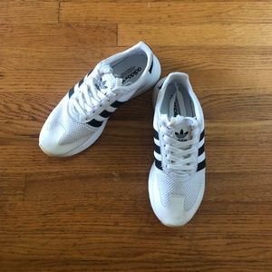 Adidas women's Flashback mesh sneakers sz 7.5
